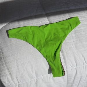 Acacia Swimwear Bottom (M) Green/Matcha